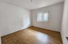 Apartament cu 3 camere, zona Favorit, parter - 2