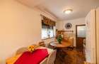 Casă individuală cu 10 camere cu Teren 1742 Mp în Central - 11
