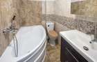 Apartament cu 3 camere decomandat în Tractorul - 5 Apartament cu 3 camere decomandat în Tractorul - 5