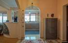 Apartament cu 3 camere decomandat în Tractorul - 4
