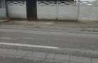 vind teren cu suprafa?a de 2100 de mp deschidere la strada de 23 de m