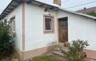 Casă cu 2 camere cu Teren 1000 Mp în Izvoru - 1