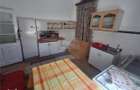 Apartament la casa 2 camere pivnita 100mp gradina zona Lazaret - 3