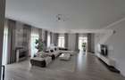 Vila de vanzare, 380 mp, zona Reghin