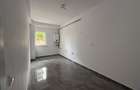 Apartament cu 3 camere decomandat în Rovine - 3