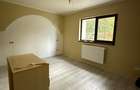 Duplex cu 6 camere cu Canalizare în Bucium - 9