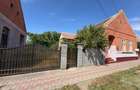 CASA de vanzare in Or?i?oara 2 case, teren generos DE 2.158 MP