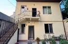 Casă individuală cu 3 camere cu Canalizare în Central - 1