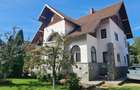 Casă cu 5 camere cu Teren 900 Mp în Central - 1