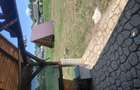 Vand teren plus lac plus 2 cabane si foisor