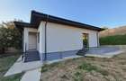 Casă parter, 3 camere, 818 mp teren, zona Valea Adanca - 2