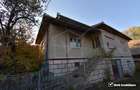 Casa cu sura si teren mare in Dangaul Mare, canalizare, asfalt