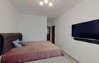 Apartament cu 3 camere decomandat în Tractorul - 10