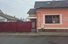 Casa cu teren de vanzare