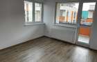 Apartament cu 3 camere decomandat în Tractorul - 1