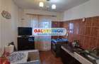 Apartament cu 3 camere decomandat în Rahova - 2
