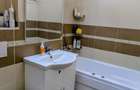 Apartament cu trei camere -decomandat - 13