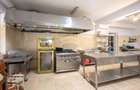 Cabană turistică, 12 camere cu restaurant, bucătărie + sală evenimente - 11