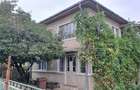 Casă cu 10 camere cu Teren 350 Mp în Central - 1