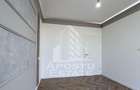 Apartament cu 3 camere decomandat în Torontalului - 9