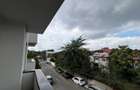 Apartament cu 3 camere decomandat în Alexandriei - 13