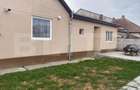 Casa 3 camere + curte - 1
