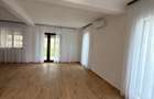 Casă cu 4 camere în Central - 2
