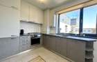 Apartament cu 3 camere semidecomandat în Tractorul - 8