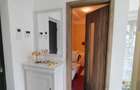 Apartament cu 2 camere semidecomandat în Tractorul - 9