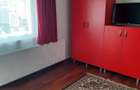 Se inchireaza pe perioada lunga apartament cu o camera,bucatarie,baie,hol,balcon decomandat.Incalzire proprie,bucatarie complet utilata,recent renovat - 1