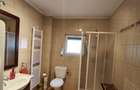 Casă cu 5 camere cu Canalizare în Central - 13
