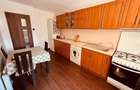 Apartament cu 3 camere decomandat în Tractorul - 1