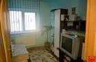 Apartament cu 4 camere semidecomandat în Tractorul - 4