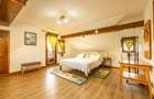 Casă individuală cu 10 camere cu Teren 1742 Mp în Central - 6