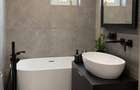Apartament cu 3 camere decomandate, 70mp, etaj intermediar, finisat modern, mobilat si utilat, cu 2