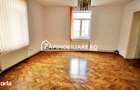 Casa 5 camere, 3 bai,2 bucatarii, 200 mp utili, 370 mp teren
