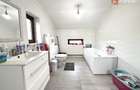 COMISION 0% Duplex despartit prin garaj, 5 camere, teren 660 mp in Sanandrei