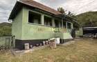 Casa Renovabila 3 camere Baie Bucatarie CRICAU 1375 mp Teren Toate Uti - 2
