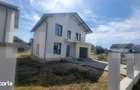 Casa de vanzare, 245 mp, teren 400 mp, zona Strejnicu