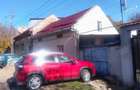 Casa de vanzare. Intrarea este comuna - 1