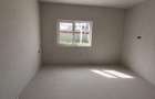 Duplex despartit prin baie - canalizare - mansardabil - 5
