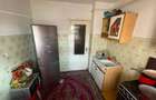 Apartament cu 3 camere decomandat, etaj 2/4,  zona Galata - 1