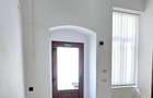 Proprietar inchiriez spatiu ultracentral Arad- B-dul Revolutiei (McDonald s) -55mp - ap 2 camere - 1