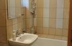 Apartament cu 3 camere semidecomandat în Km 4 - 5