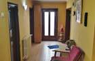 Km 4-5 - Casa renovata, situata in centrul cartierului - 4