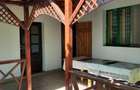 Casă cu 5 camere cu Teren 3500 Mp în Sântana - 2