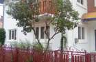 Casă cu 6 camere în Rucăr - 4