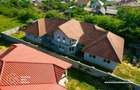 Casă cu 6 camere cu Teren 3452 Mp în Gai - 1
