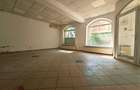 Casă cu 12 camere cu Canalizare în Central - 23