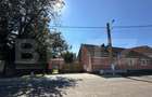 Casă cu 5 camere cu Teren 3000 Mp în Central - 1